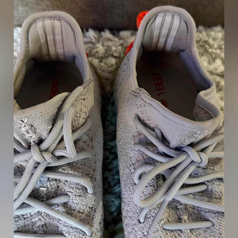 adidas Yeezy Boost 350 V2 “Tail Light” - Picture 10 of 16